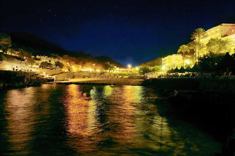 Hostal Los Pinos Cala San Vicente  Ngoại thất bức ảnh